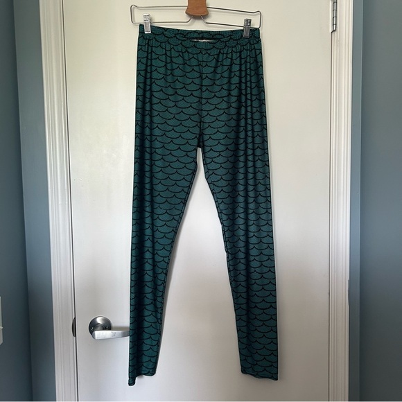 Mermaid Style Green Scale Pattern Leggings - Picture 3 of 12